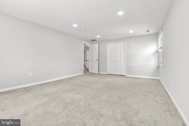 8 HAWKINS LN, Willingboro, NJ 08046