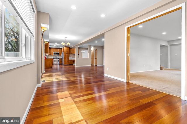 8 HAWKINS LN, Willingboro, NJ 08046