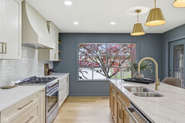 6908 Creekridge Trail, Indianapolis, IN 46256