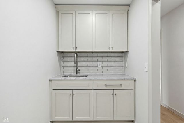 6908 Creekridge Trail, Indianapolis, IN 46256