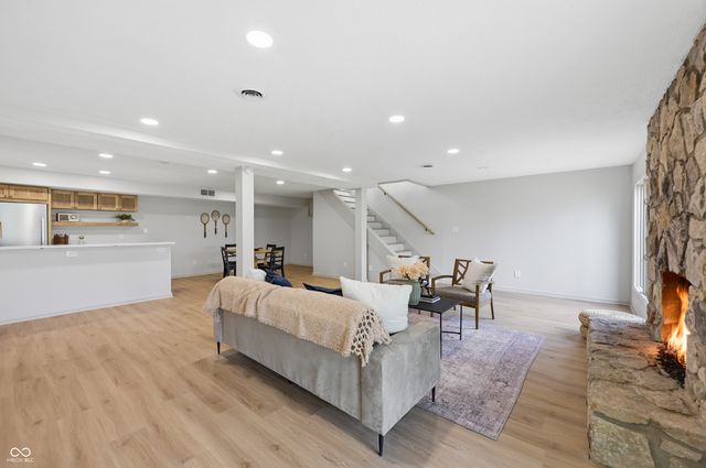 6908 Creekridge Trail, Indianapolis, IN 46256