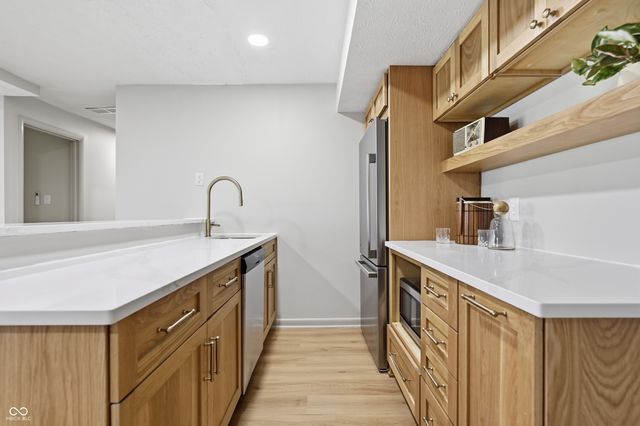 6908 Creekridge Trail, Indianapolis, IN 46256