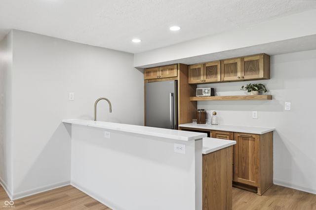 6908 Creekridge Trail, Indianapolis, IN 46256