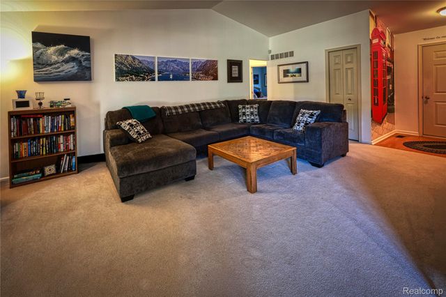 1221 Windsor Street, Grand Blanc Charter Township, MI 48507