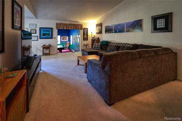 1221 Windsor Street, Grand Blanc Charter Township, MI 48507