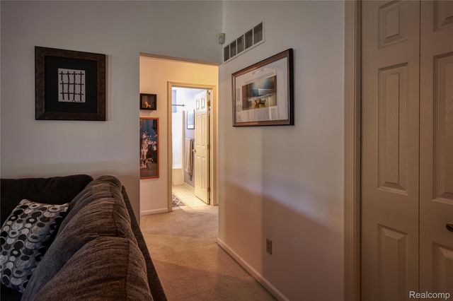 1221 Windsor Street, Grand Blanc Charter Township, MI 48507
