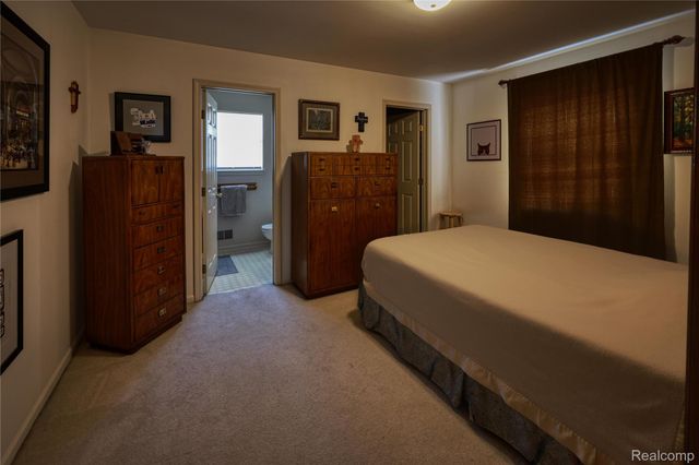 1221 Windsor Street, Grand Blanc Charter Township, MI 48507
