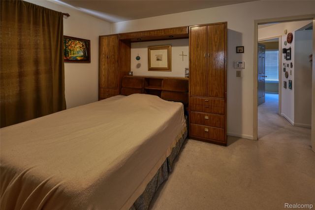 1221 Windsor Street, Grand Blanc Charter Township, MI 48507