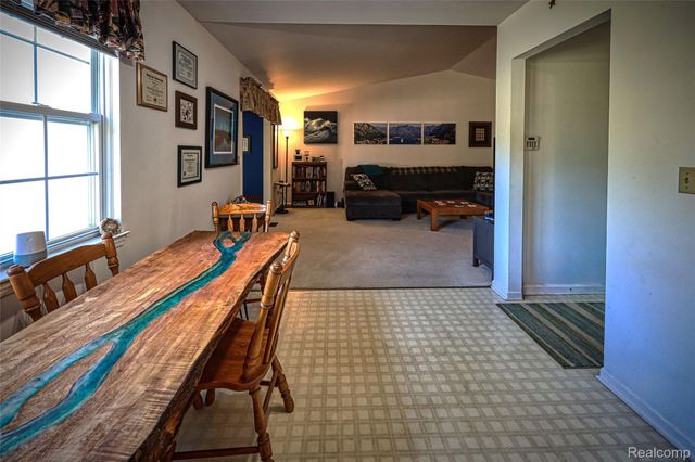 1221 Windsor Street, Grand Blanc Charter Township, MI 48507
