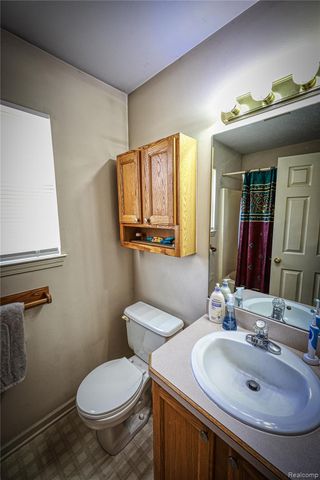 1221 Windsor Street, Grand Blanc Charter Township, MI 48507