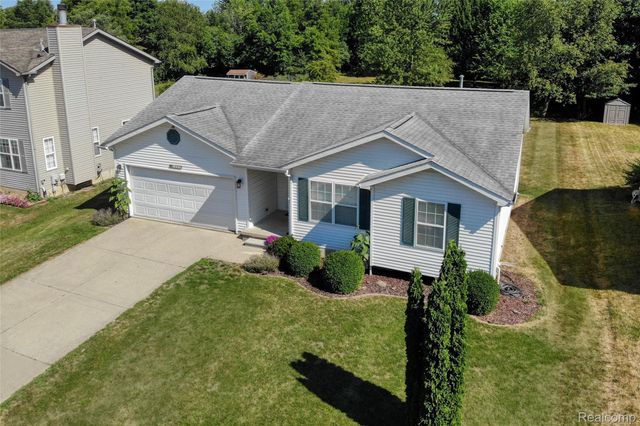 1221 Windsor Street, Grand Blanc Charter Township, MI 48507