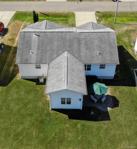 1221 Windsor Street, Grand Blanc Charter Township, MI 48507