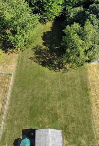 1221 Windsor Street, Grand Blanc Charter Township, MI 48507