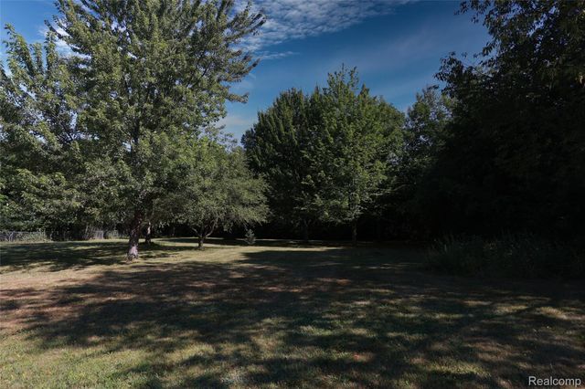 1221 Windsor Street, Grand Blanc Charter Township, MI 48507