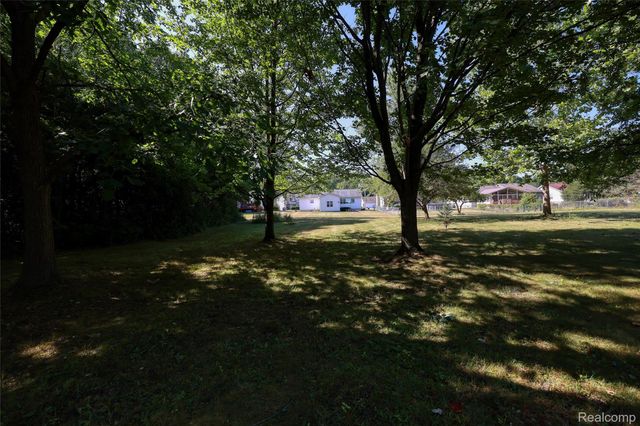 1221 Windsor Street, Grand Blanc Charter Township, MI 48507