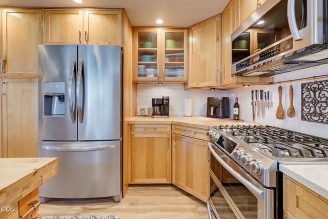 383 Whispering Pines Lane, Grants Pass, OR 97527