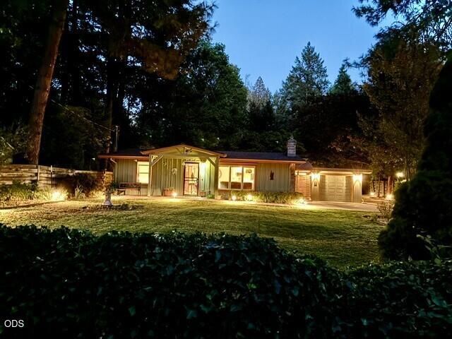 383 Whispering Pines Lane, Grants Pass, OR 97527