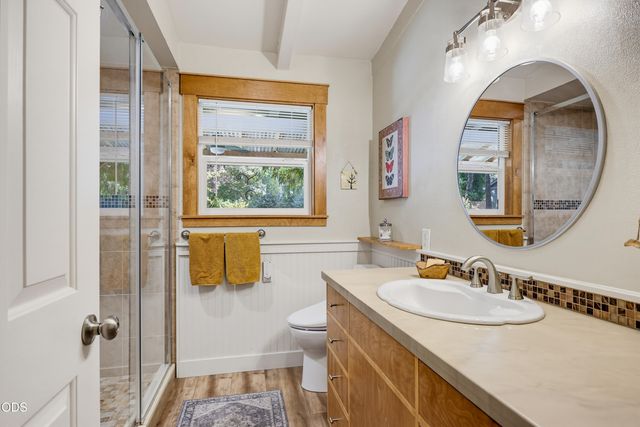 383 Whispering Pines Lane, Grants Pass, OR 97527