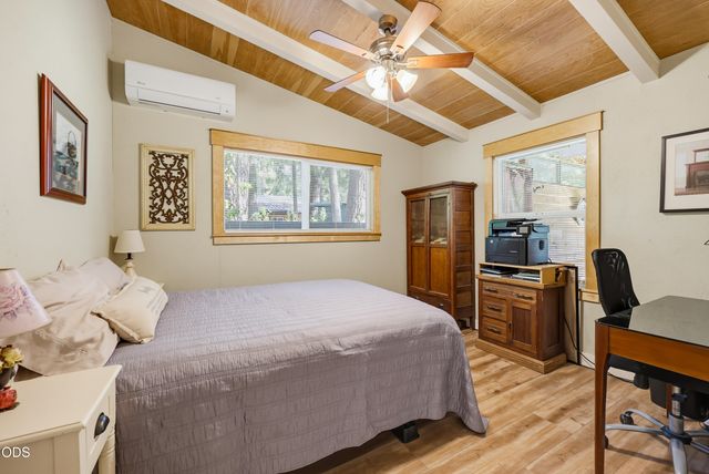 383 Whispering Pines Lane, Grants Pass, OR 97527
