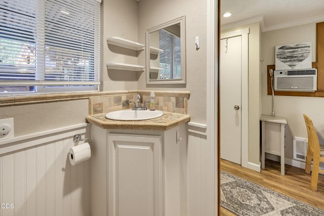 383 Whispering Pines Lane, Grants Pass, OR 97527