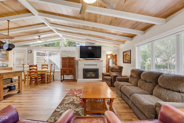 383 Whispering Pines Lane, Grants Pass, OR 97527