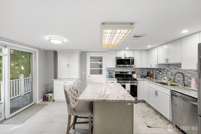 42 John Street, Helmetta, NJ 08828