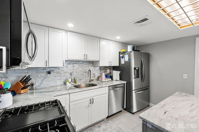42 John Street, Helmetta, NJ 08828