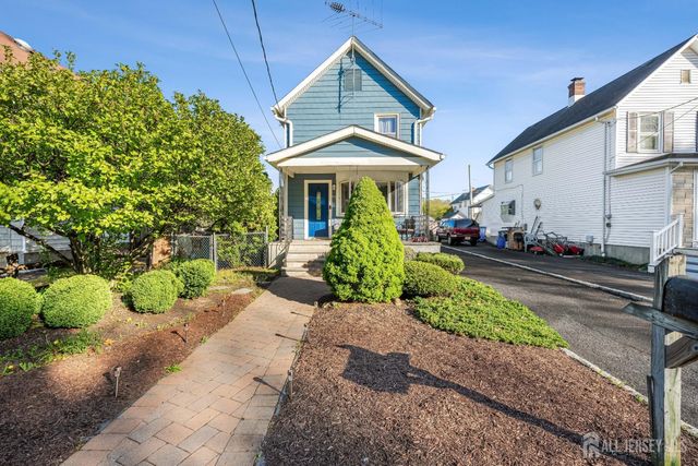 42 John Street, Helmetta, NJ 08828