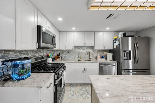 42 John Street, Helmetta, NJ 08828
