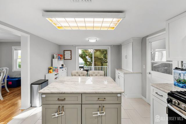 42 John Street, Helmetta, NJ 08828