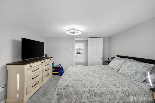 42 John Street, Helmetta, NJ 08828