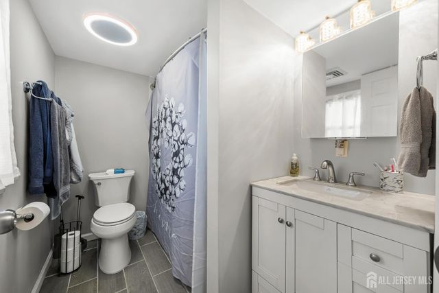 42 John Street, Helmetta, NJ 08828