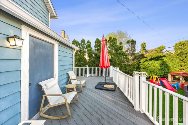 42 John Street, Helmetta, NJ 08828