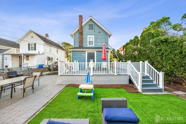 42 John Street, Helmetta, NJ 08828