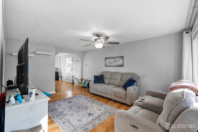 42 John Street, Helmetta, NJ 08828