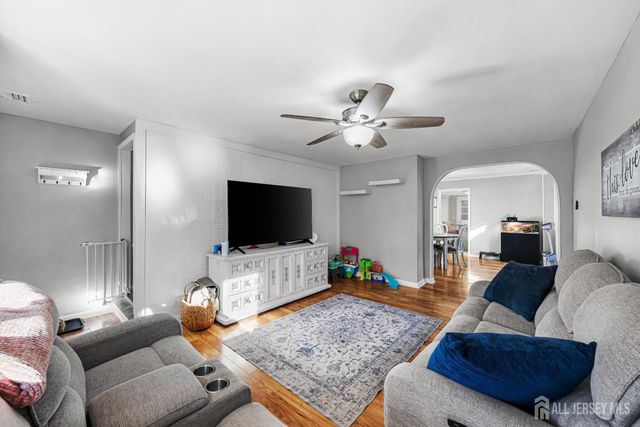 42 John Street, Helmetta, NJ 08828