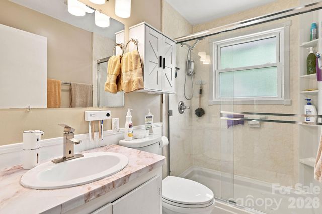 376 School Road E, Asheville, NC 28803