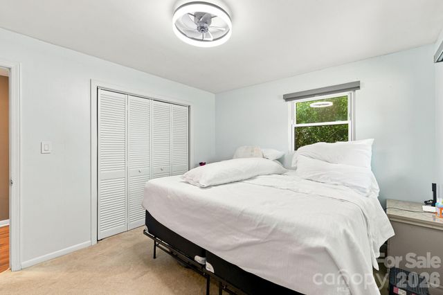 376 School Road E, Asheville, NC 28803