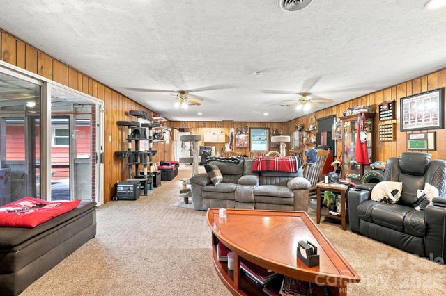 376 School Road E, Asheville, NC 28803