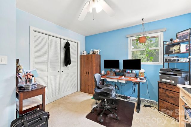 376 School Road E, Asheville, NC 28803