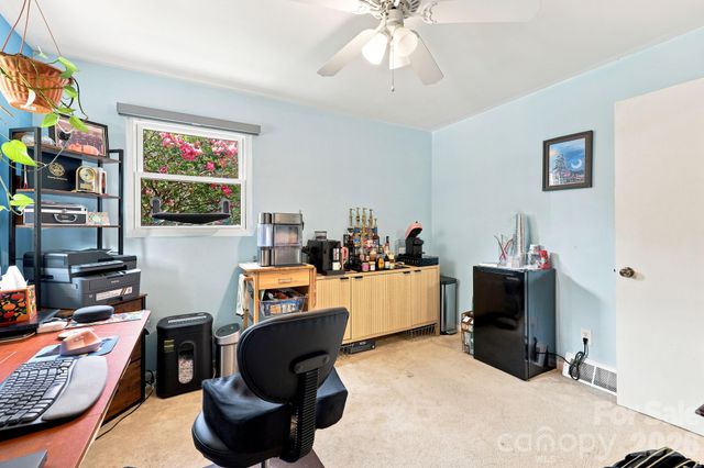 376 School Road E, Asheville, NC 28803