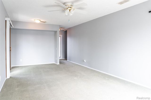 1695 Cliffs Landing 302, York Charter Township, MI 48198