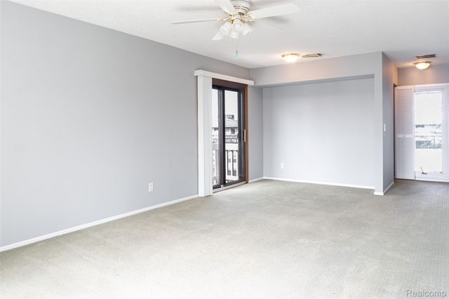 1695 Cliffs Landing 302, York Charter Township, MI 48198