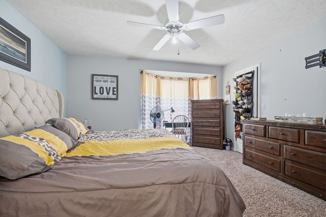 107 Valley Rd, Dickson, TN 37055