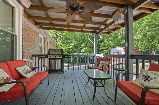 107 Valley Rd, Dickson, TN 37055