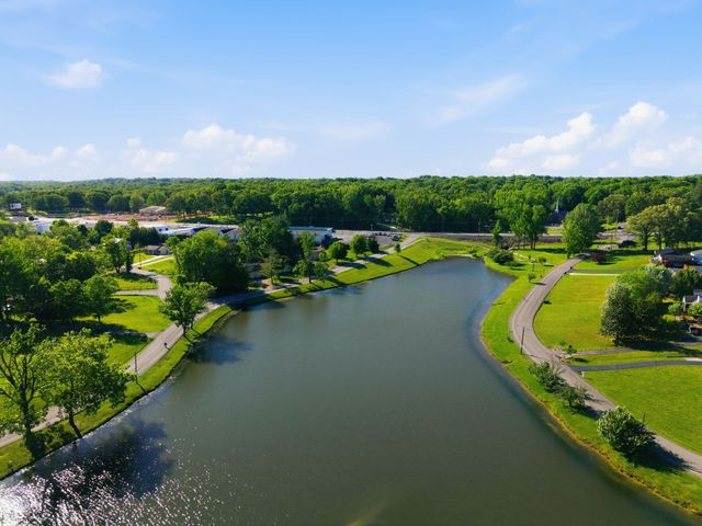 107 Valley Rd, Dickson, TN 37055