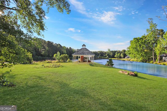 201 Duck Walk Way, Hogansville, GA 30230