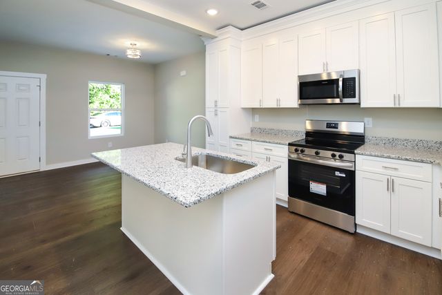 201 Duck Walk Way, Hogansville, GA 30230