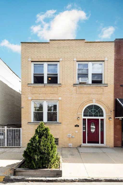 825 E 230th Street, Bronx, NY 10466
