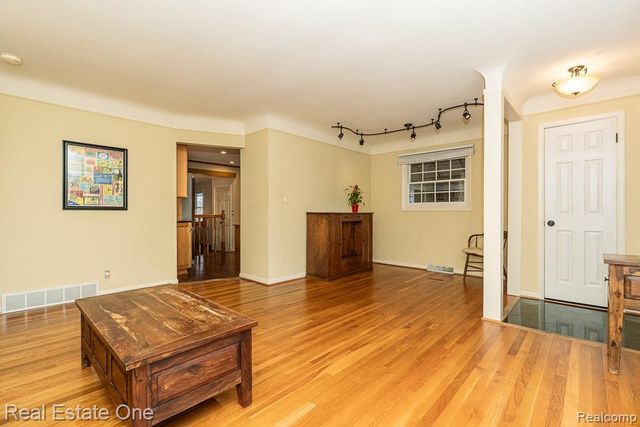 354 Reitman Court, Rochester Hills, MI 48307